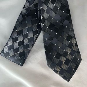 VanHeusen Tie
